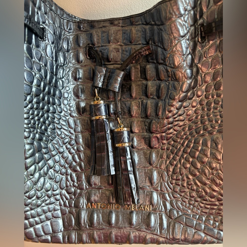 ANTONIO MELANI Black Leather Shoulder Bag with Crocodile Embossed Texture - Picture 2 of 16